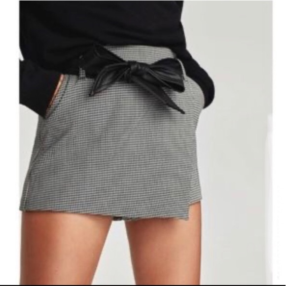 Zara Pants - Zara Trf Houndstooth Faux Leather Tie Skort Small